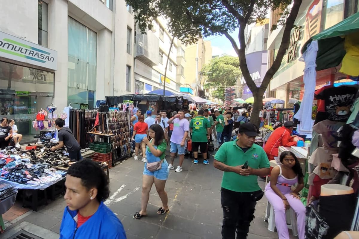 Más de 3.000 vendedores accedieron voluntariamente a este proceso de caracterización y georreferenciación que realizó la Alcaldía de Bucaramanga. Ellos recibirán la oferta institucional del Municipio. (Fotos: Franz Rey / VANGUARDIA)