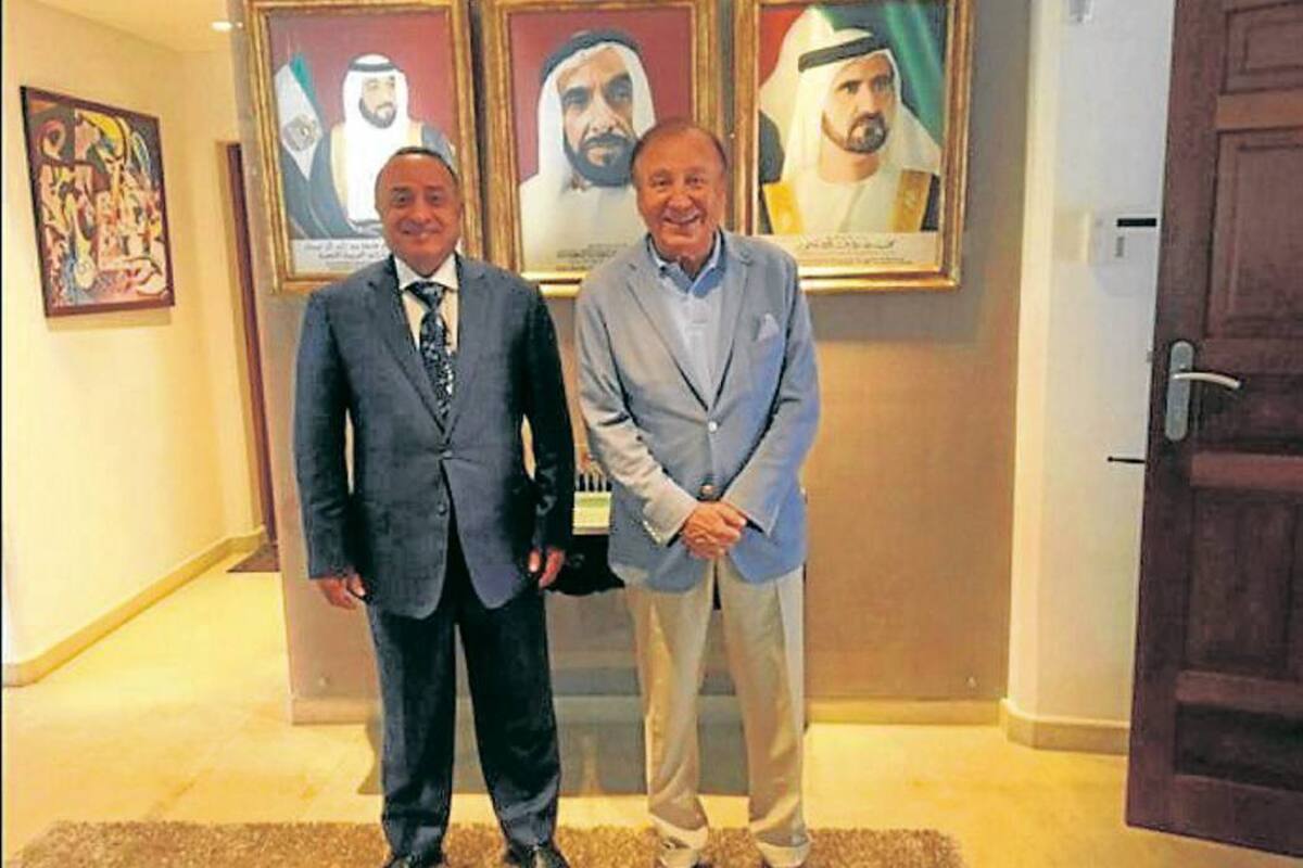 El alcalde Rodolfo Hernández se reunió con el embajador de Emiratos Árabes Unidos, Mohammed Eissa Alqattam Alzaabi, para una posible compra de cartera de las deudas del amb (Foto: Suministrada / VANGUARDIA LIBERAL.)