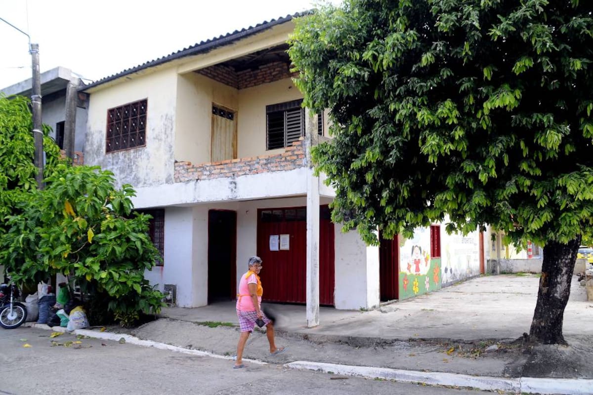El salón comunal del barrio Ciudadela Pipatón está ubicado sobre la calle 74 de la comuna Tres, la cual está considerada como una de las principales vías de acceso a este sector de (Foto: Archivo/VANGUARDIA LIBERAL)