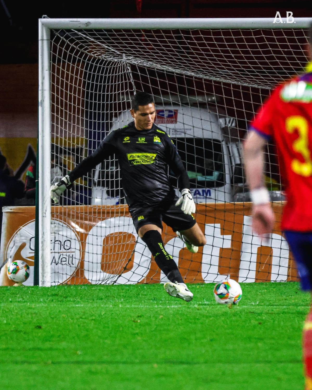 Las versiones de la salida de Aldair Quintana del Atlético Bucaramanga han tomado fuerza en las últimas horas.. Foto: cortesía Atlético Bucaramanga.