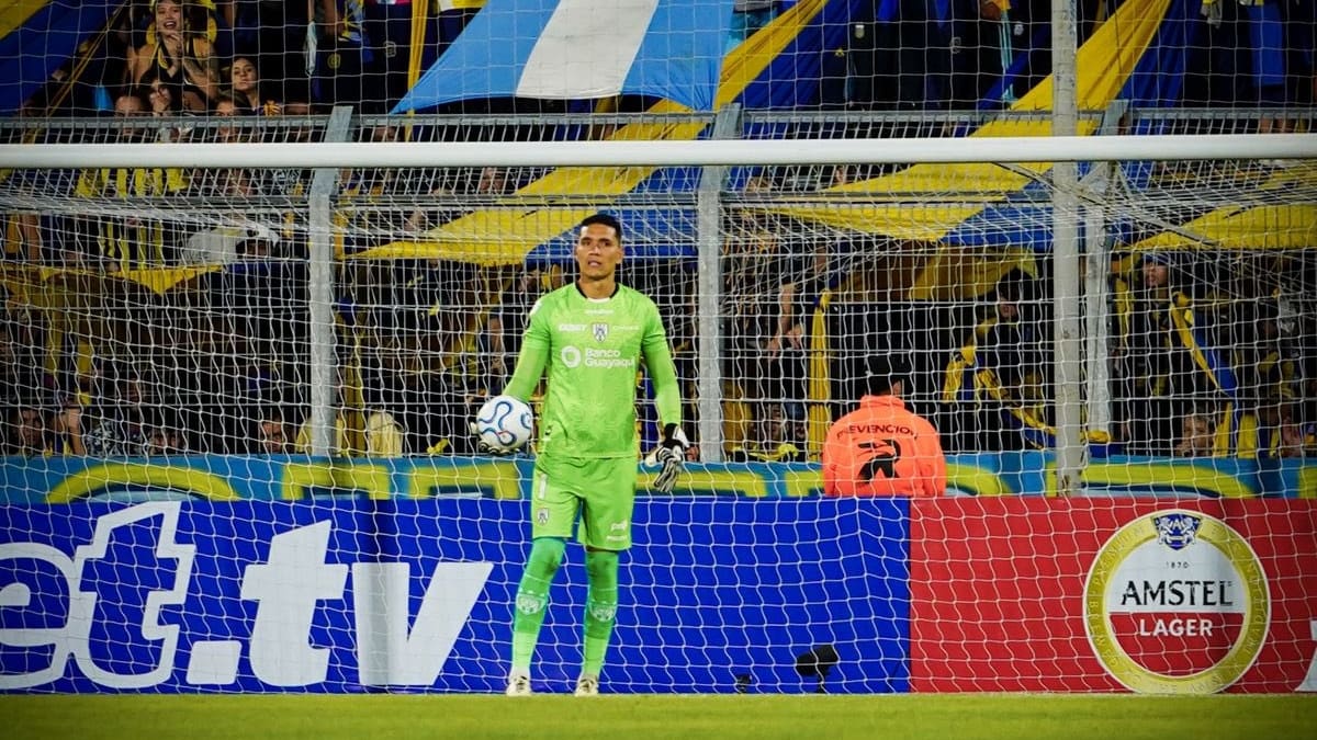 Aldair Quintana, la figura de la que habla todo el continente: actuación brillante ante Rosario Central en la Copa Libertadores. Foto: IDV