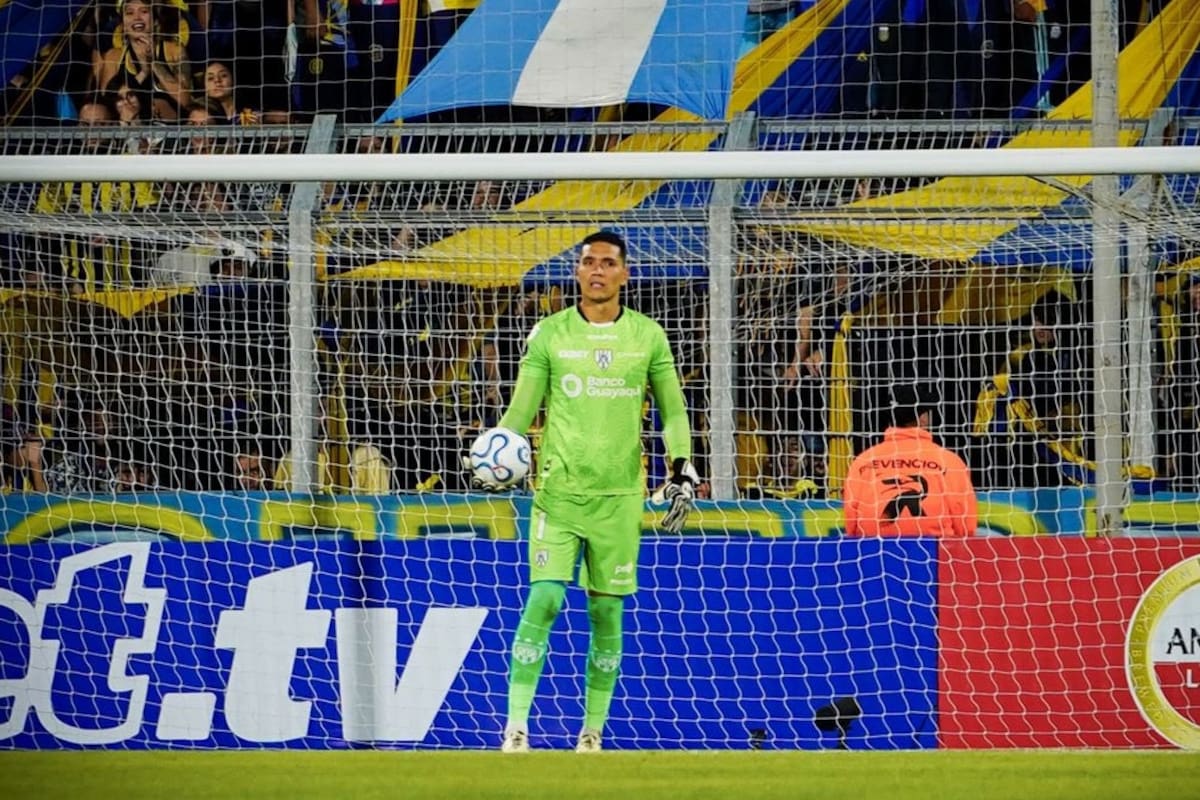 Aldair Quintana, la figura de la que habla todo el continente: actuación brillante ante Rosario Central en la Copa Libertadores. Foto: IDV