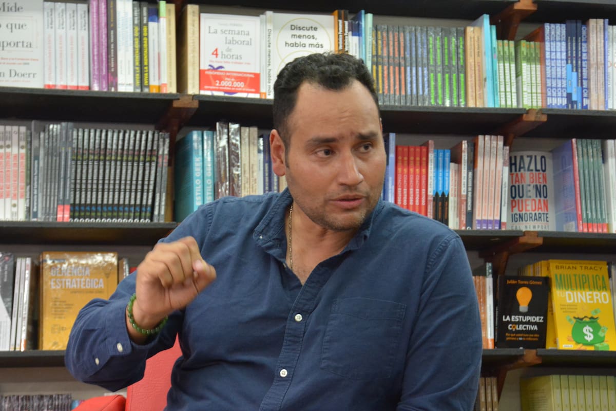 Alejandro Ladrón de Guevara, el ingeniero que escribió Catarsis a partir de un sueño y cuyo hijo presentará El Dios impío. Foto suministrada/VANGUARDIA