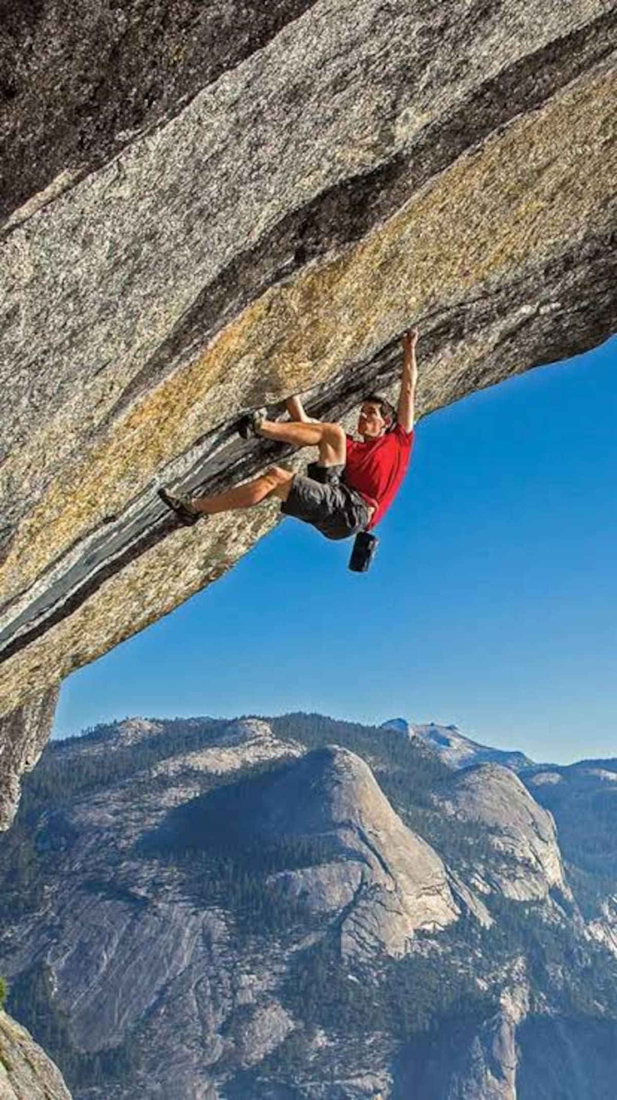 En 2022, Alex Honnold escala una de las paredes rocosas más difíciles del mundo: Ingmikortilaq en Groenlandia. Tomada de X / VANGUARDIA