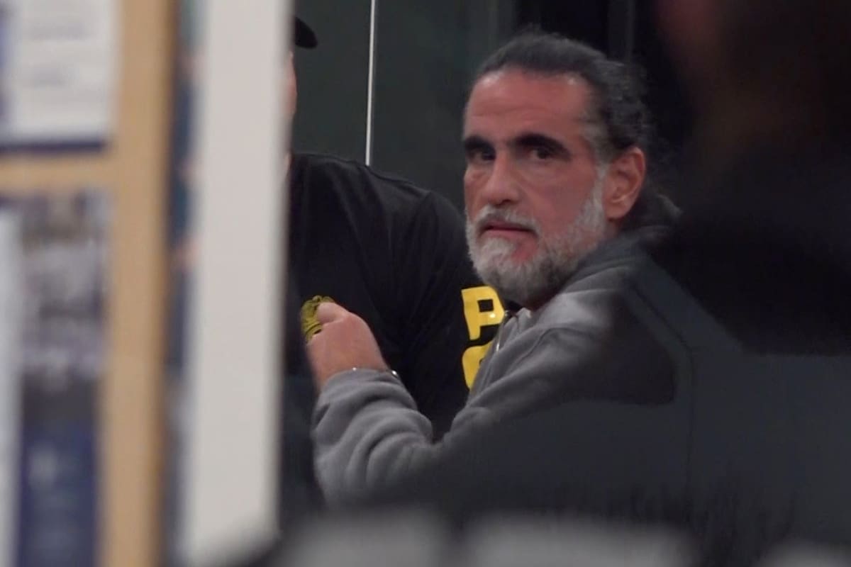 Fotografía que muestra al empresario colombiano Alex Saab escoltado por agentes de la DEA. //EFE - Antoni Belchi.