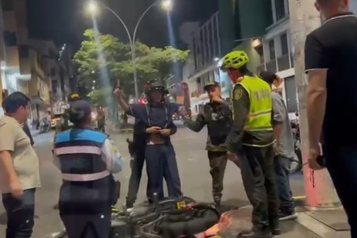 Algunos motociclistas realizaron maniobras peligrosas para intentar evadir los puestos de control instalados por las autoridades.