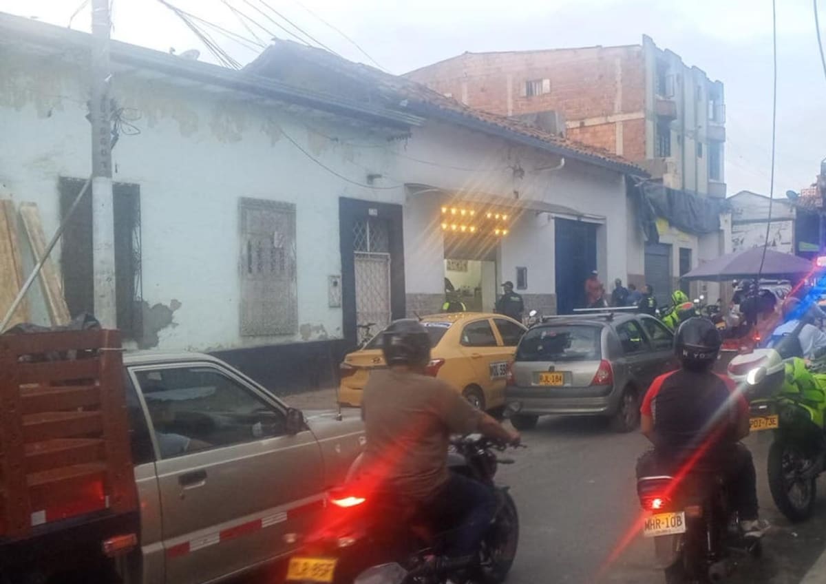 Alias ‘Cabeza de Motor’ fue atacado a tiros mientras se cortaba el cabello en este local del barrio Girardot.