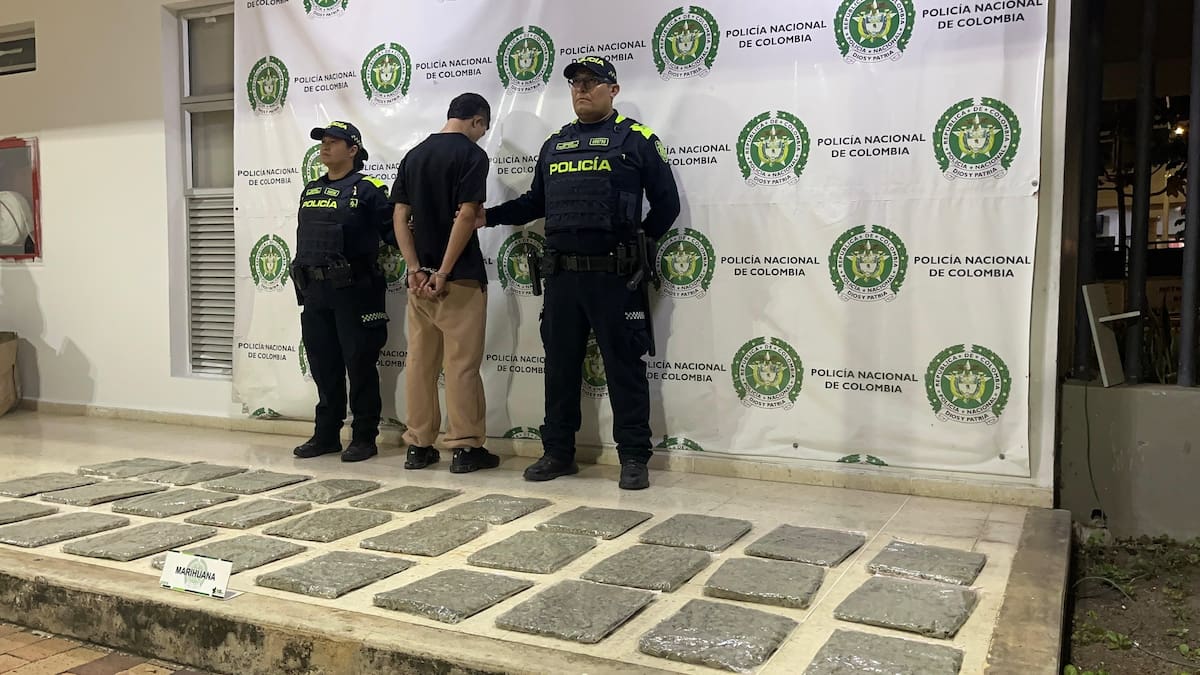Alias 'Chili', a quien le hallaron en una maleta cuatro paquetes que contenían 15 kilogramos de marihuana.