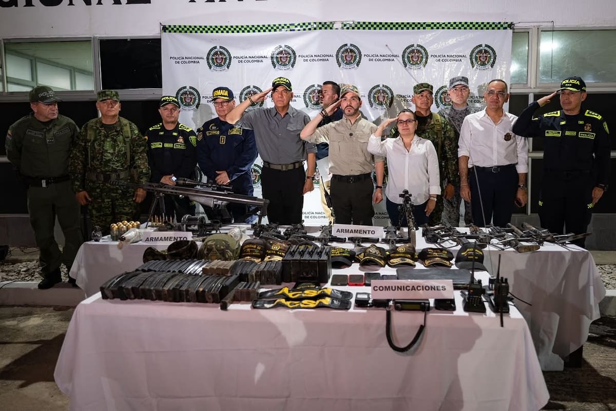 El presidente Abelardo De La Espriella arribó a Santa Marta acompañado de funcionarios para revisar la situación de seguridad tras la muerte de alias ‘Cholo’. //FOTO: @ADELAESPRIELLA.