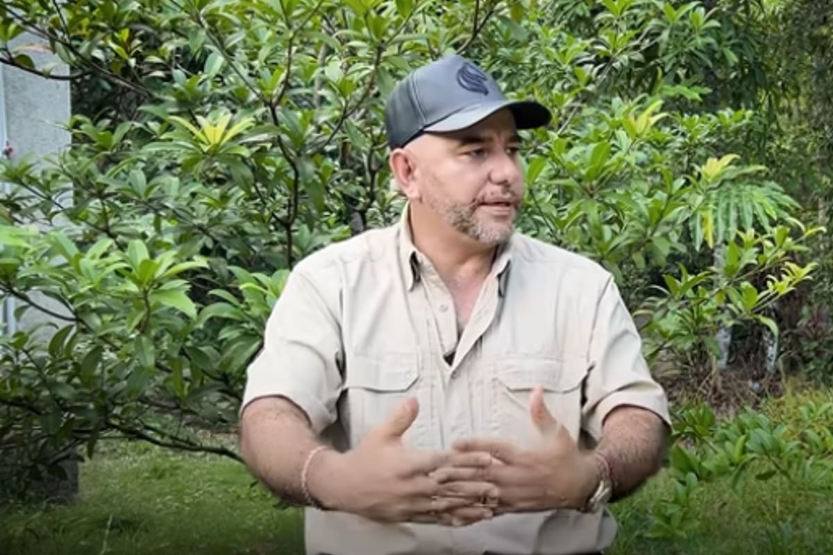 Fredy Castillo Carrillo, alias 'Pinocho', uno de los jefes de las Autodefensas Conquistadoras de la Sierra Nevada. // Foto: captura de video - Youtube de Semana.