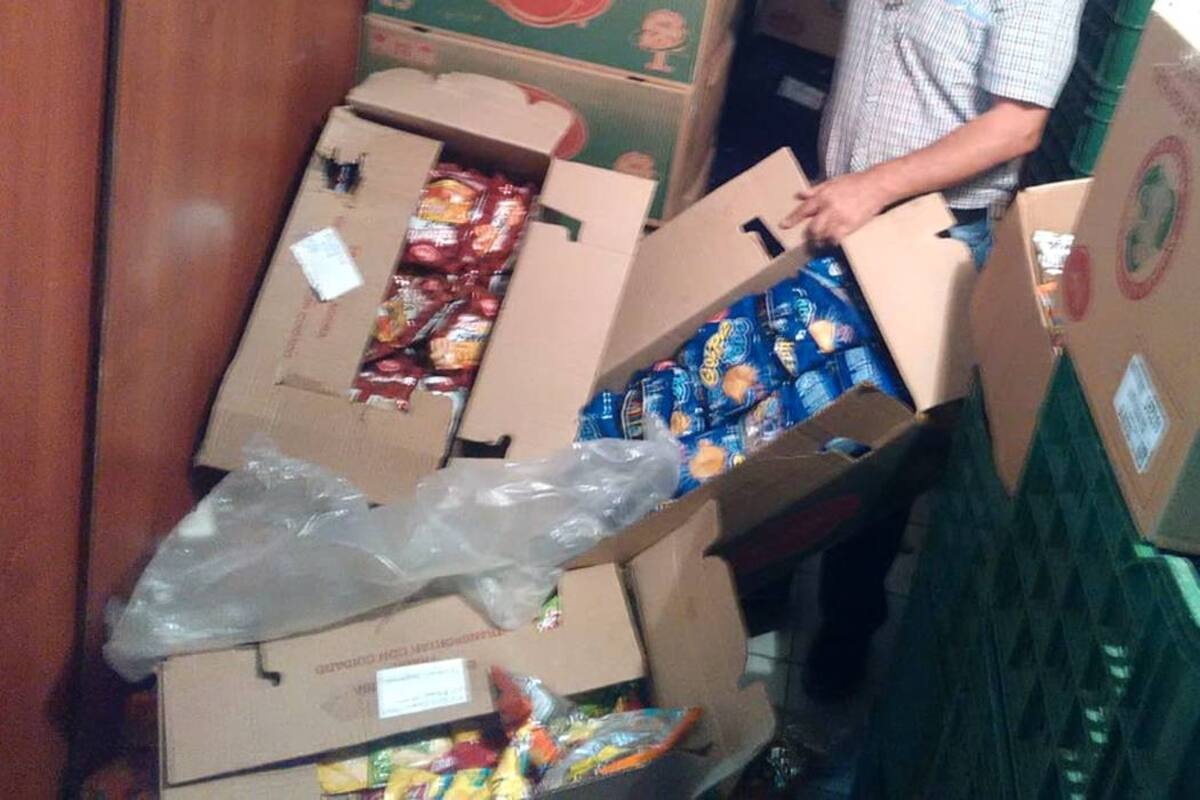 La problemática de impacto social alrededor de los alimentos de paquete es denunciada por los comerciantes, quienes aseguran que en algunas zonas se ha empezado a alterar la fecha de vencimiento de los mismos. (Foto: Víctor Ardila / VANGUARDIA LIBERAL)