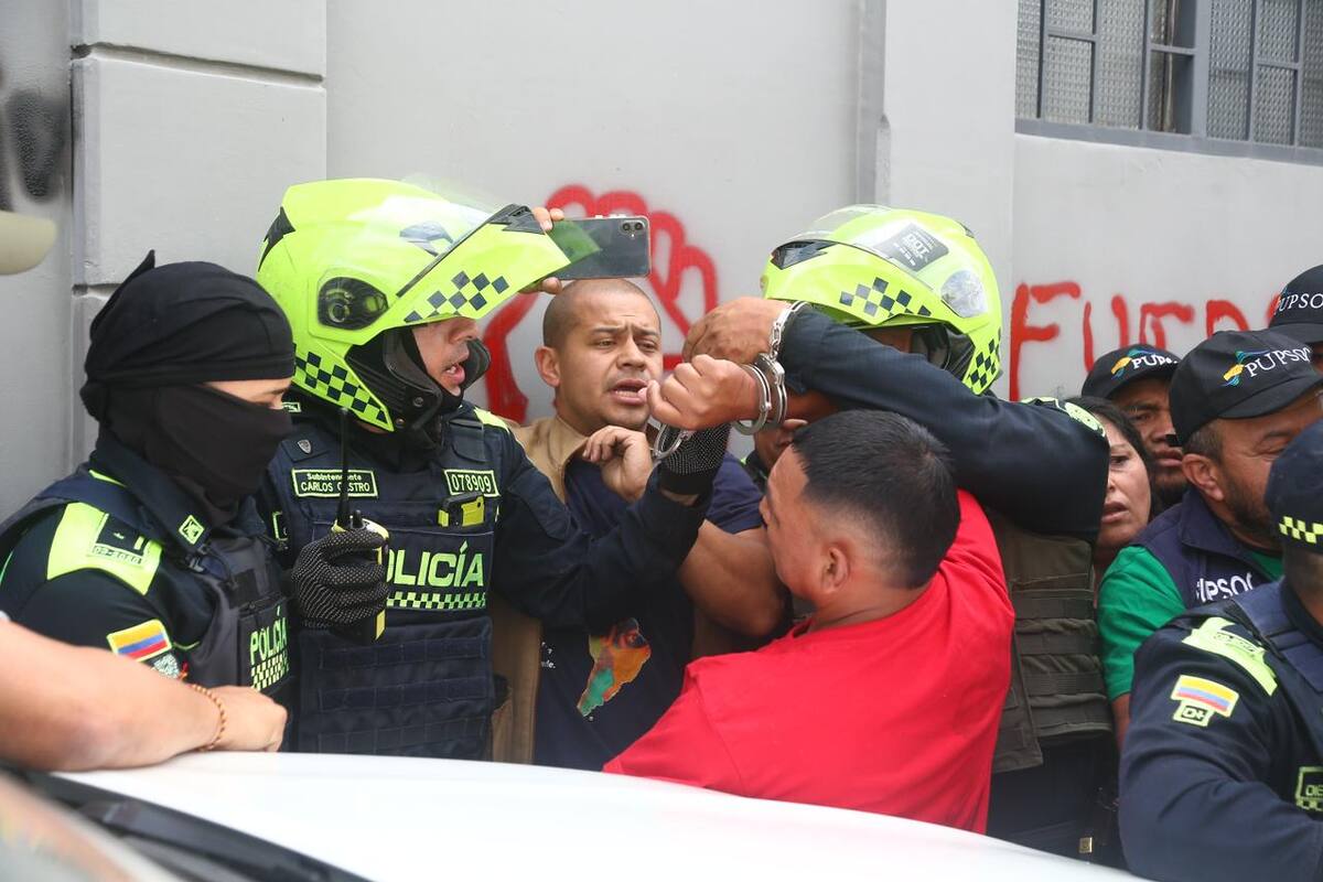 Alteración del orden público en el centro de Bucaramanga durante operativo de la Policía. Foto: Jaime Moreno.