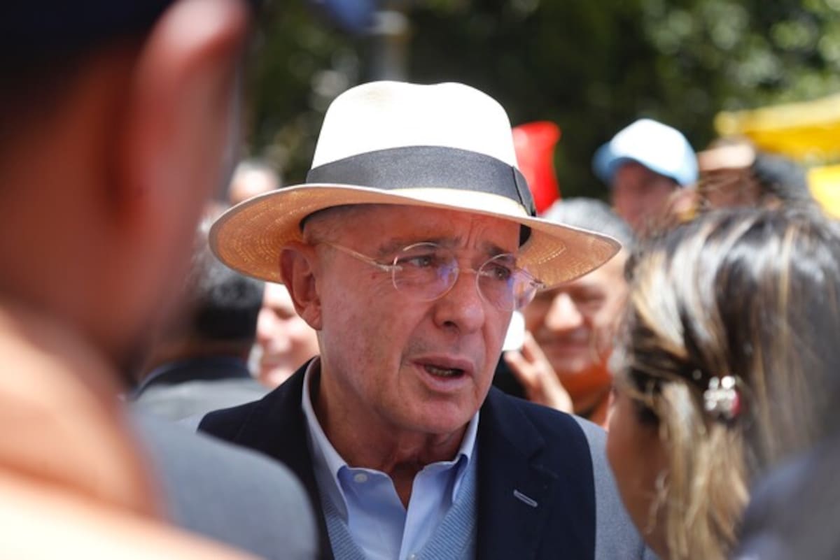 El exmandatario Álvaro Uribe rechazó que se diera la orden de interceptar a la oposición durante su Gobierno.