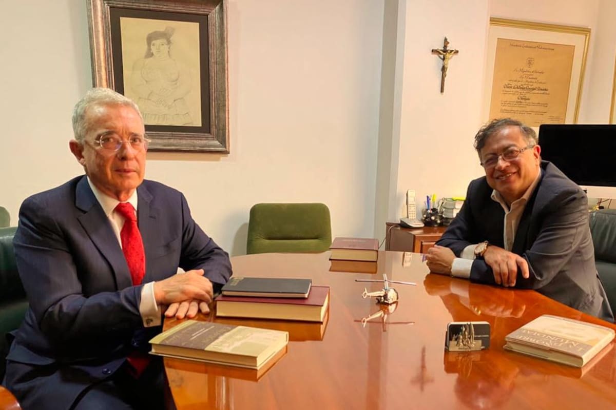 El expresidente Álvaro Uribe sostuvo que no existe una razón judicial para impedirle viajar a Petro.
Foto: cortesía.