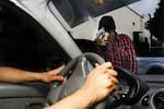 Hombre amenazó a un taxista con un arma y le robó el producido del día en Floridablanca