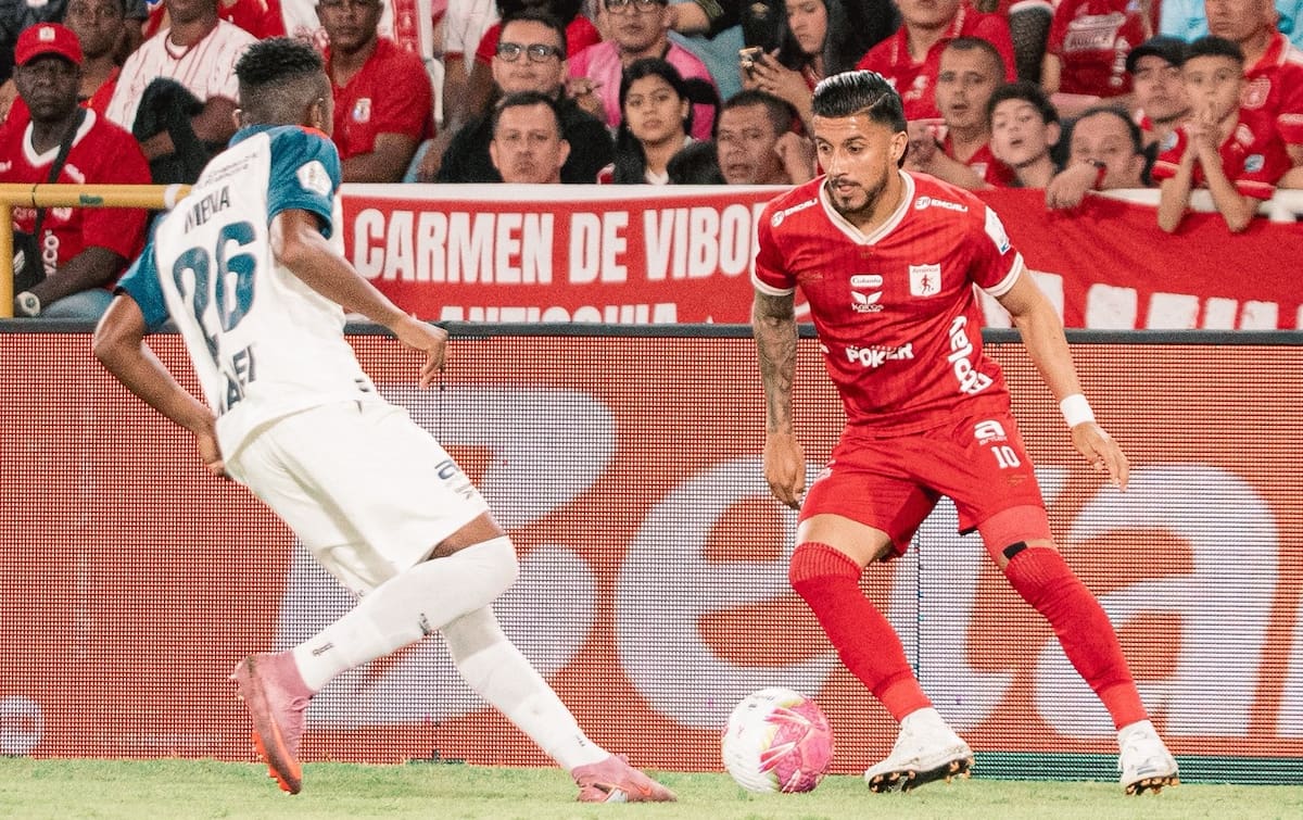 América de Cali perdió 2-1 frente al Independiente Medellín, pero se mantiene como líder de la Liga BetPlay II-2026 con 27 puntos. /FOTO: América de Cali