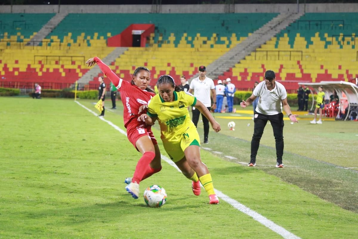 América de Cali Femenino goleó a Atlético Bucaramanga en el Américo Montanini y es líder perfecto. Foto: Jaime Moreno/Vanguardia.