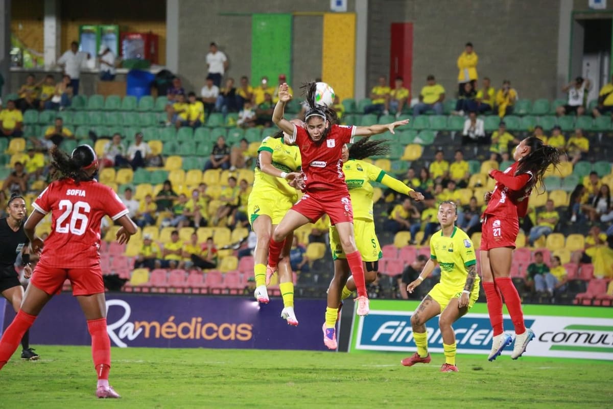América de Cali Femenino goleó a Atlético Bucaramanga en el Américo Montanini y es líder perfecto. Foto: Jaime Moreno/Vanguardia.