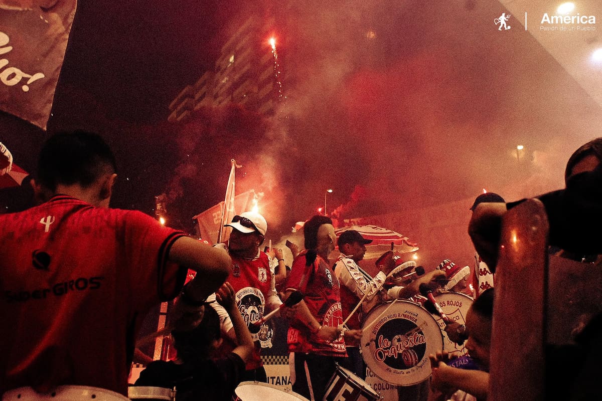 América de Cali se siente como en casa en Bucaramanga: impresionante recibimiento. Foto: cortesía América de Cali.
