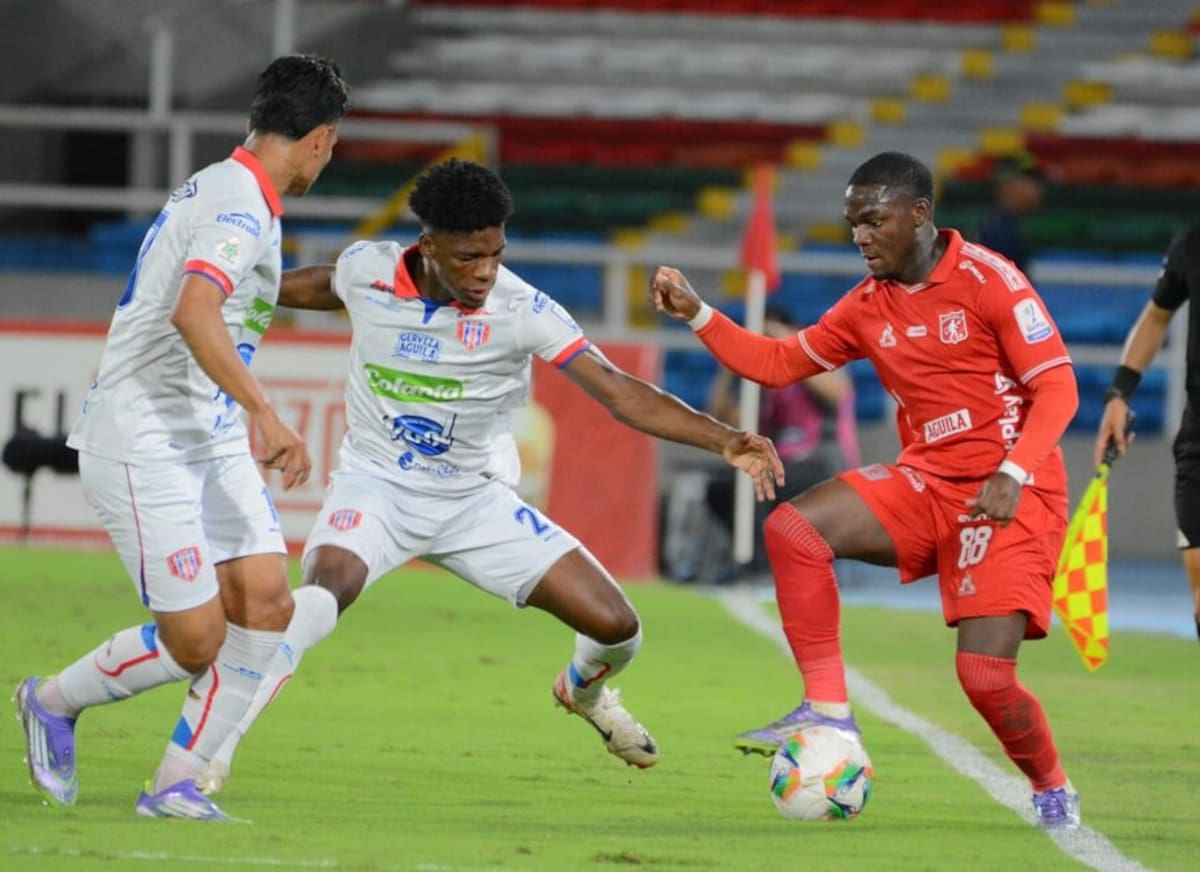 América de Cali goleó 3-0 a Unión Magdalena y sigue entre los ocho mejores de la Liga BetPlay II de 2025, luego de 19 fechas. Foto: Colprensa.