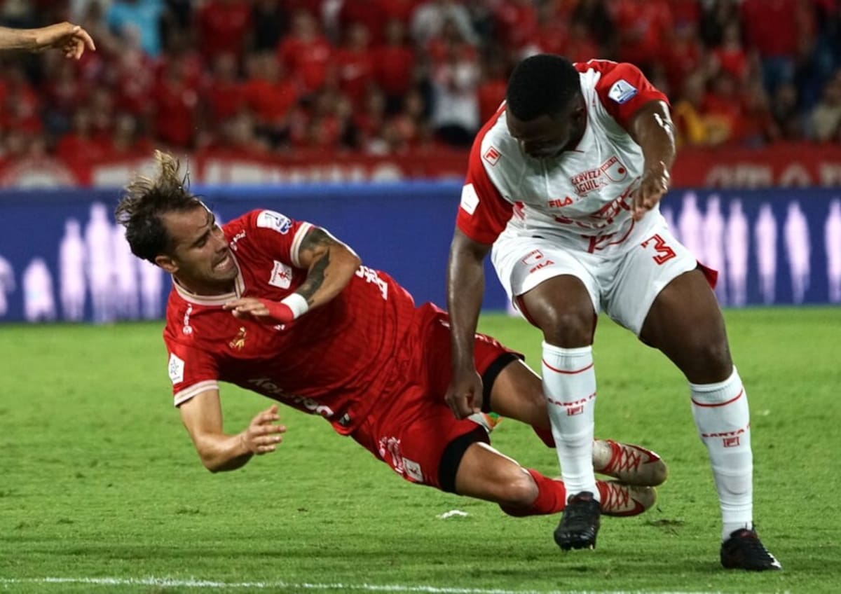 América y Santa Fe igualaron 1-1 en la ida de los cuartos de final de la Liga BetPlay I de 2026. Foto: Colprensa.