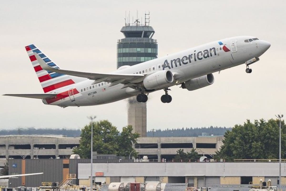 Mujer con destino a Las Vegas sujetada con cinta adhesiva en vuelo de American Airlines.