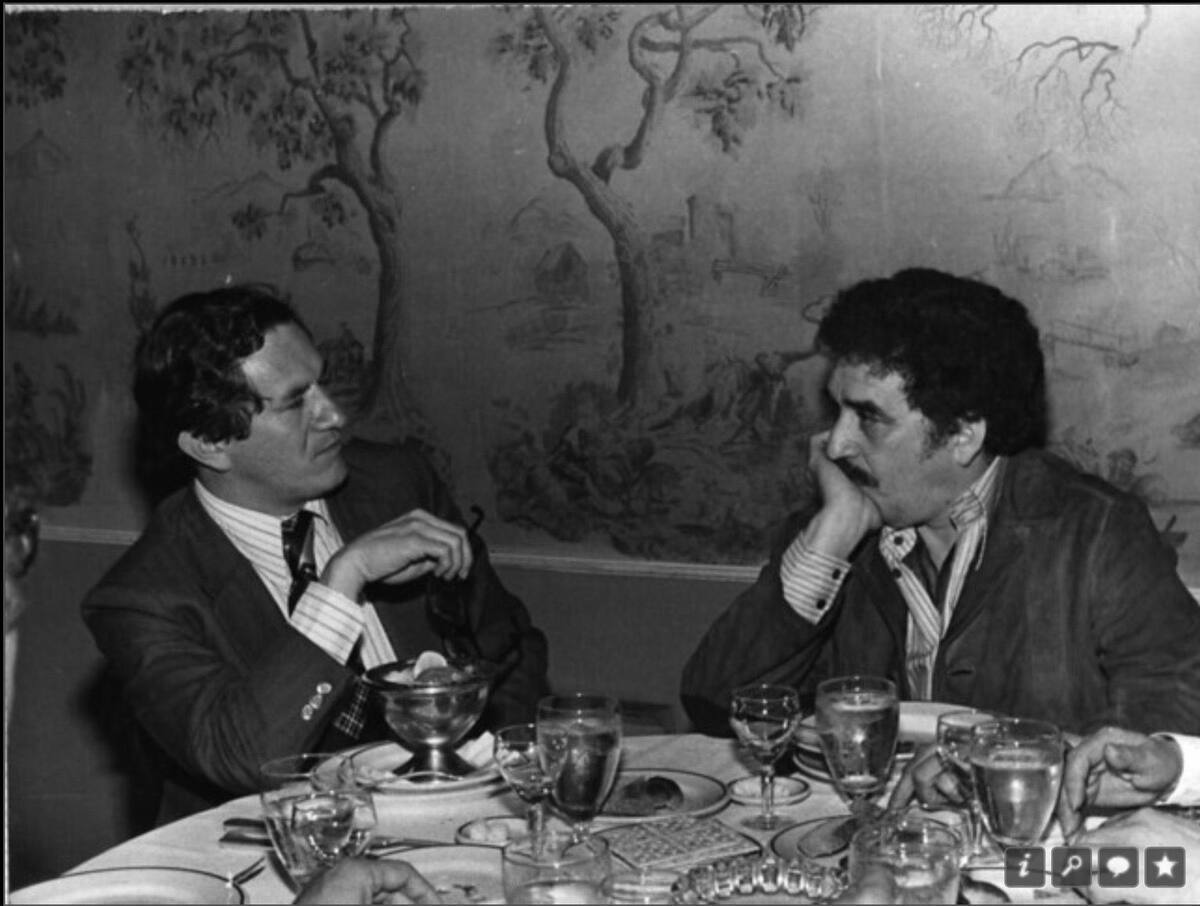 Jaime Castro, quien fue alcalde de Bogotá, junto al premio Nobel de Literatura Gabriel García Márquez.