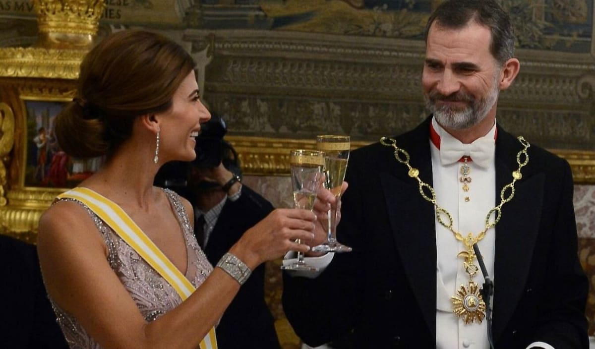 El nombre de Juliana Awada y el del rey Felipe VI resonaron en la televisión argentina tras un rumor que, sin evidencias ni pronunciamientos oficiales, se mantiene en el terreno de la especulación.
Foto tomada de : Pantallazo de Instagram