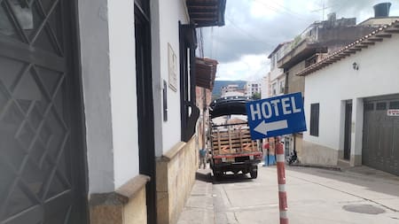 San Gil inicia ampliación de andenes en el centro histórico por orden judicial