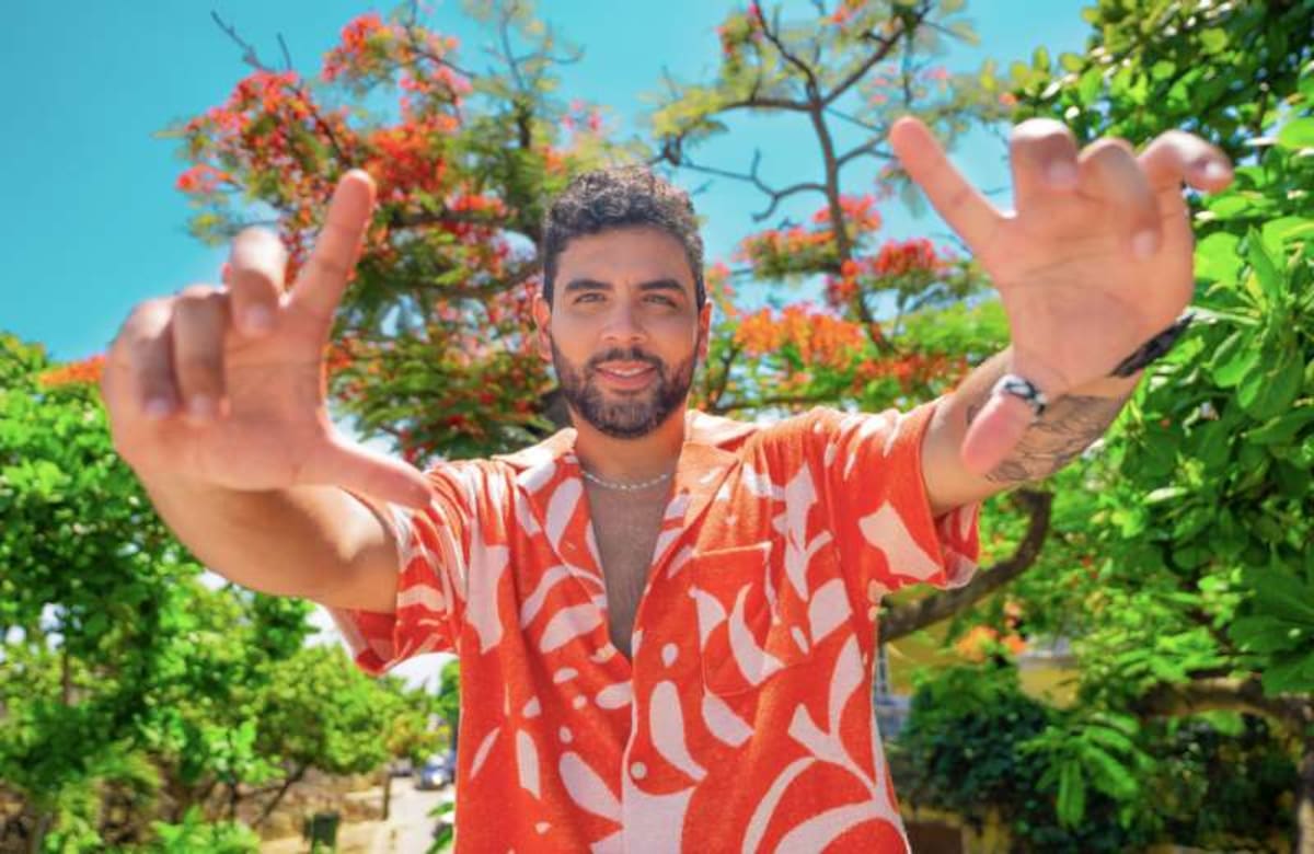 El nuevo trabajo discográfico de Andrés Julio lleva por título 'Soñando', un disco que traerá 11 canciones cargadas de muchas melodías y sabor caribeño.