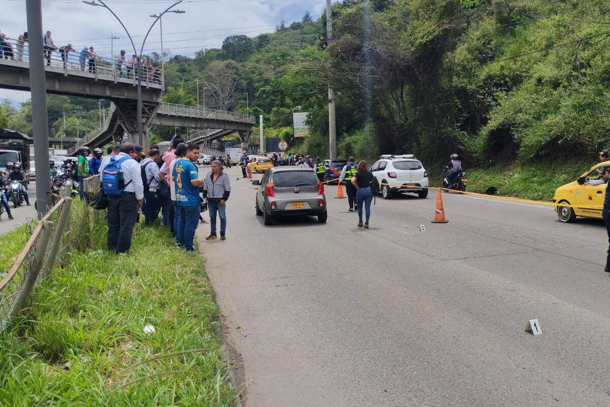 Angie Juliana Arboleda Barragán, de 23 años, murió en un trágico accidente ocurrido en la autopista entre Floridablanca y Piedecuesta.
Fotografías: Marco Valencia/VANGUARDIA.