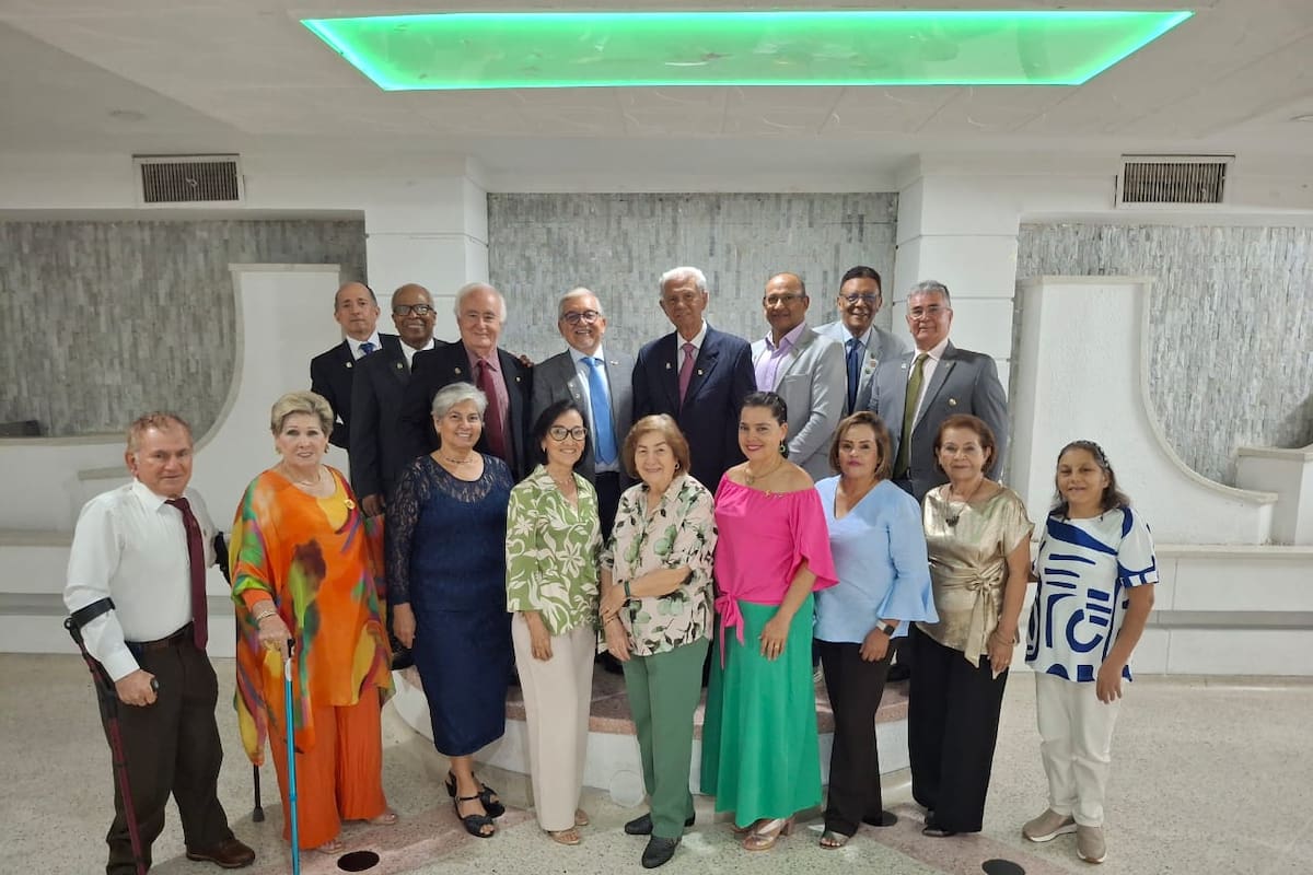 Álvaro León, Sonia Galvis, Cielo Cifuentes, Nelcy Ucros, Alix Ochoa, Claudia Santos, Martha Muñoz, Elsa Rueda, Astrid Mejía, Félix Jaimes, Marcelino Díaz, Olinto González, Joaquín Márquez, Everardo Rodríguez, Agustín Herrera y Alejandro García. Suministrada / VANGUARDIA