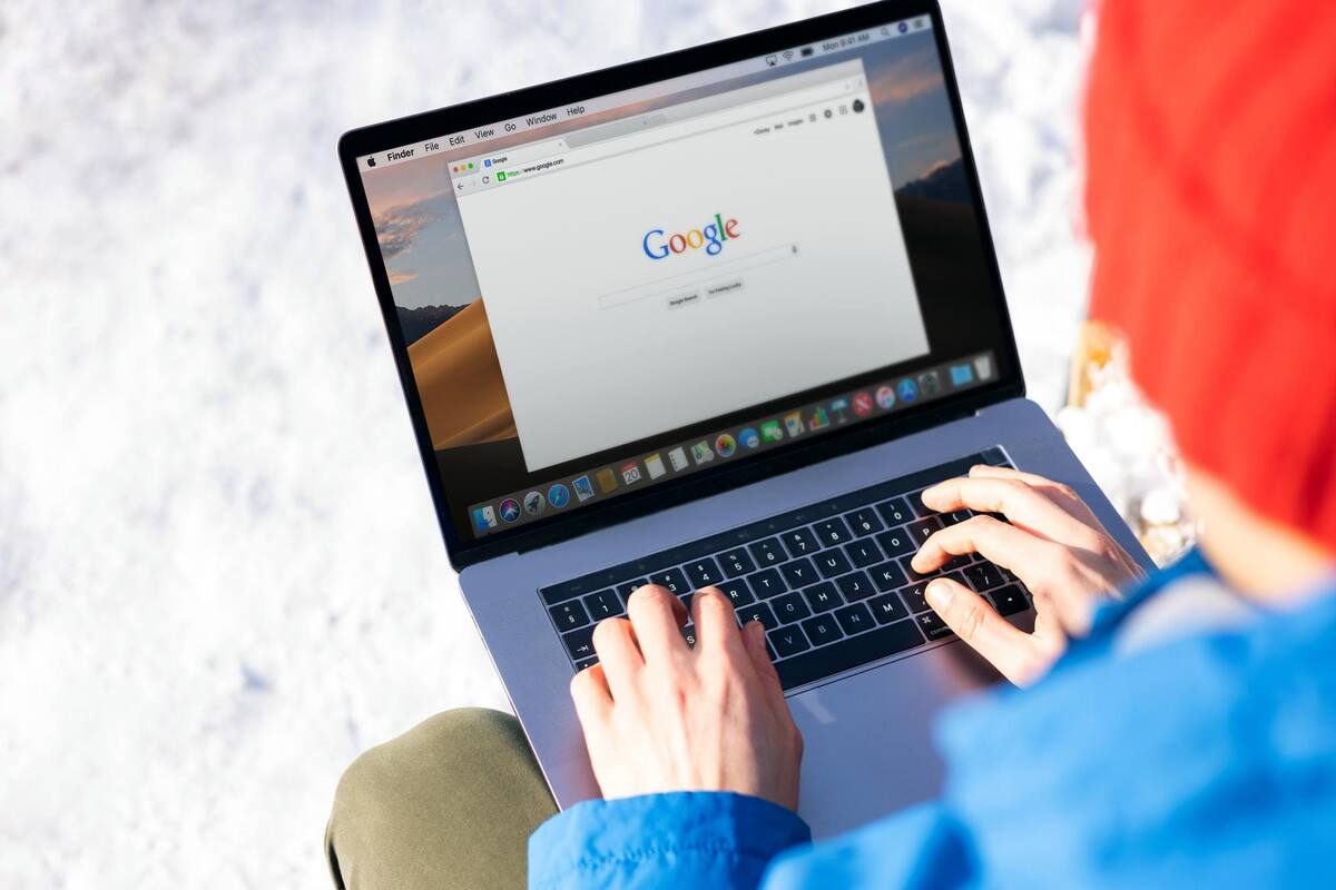 El nombre "Google" provino de un juego de palabras sobre "googol", un término matemático que representa el número 1 seguido de 100 ceros, reflejando así la vastedad de información que buscaban organizar. ARCHIVO / VANGUARDIA