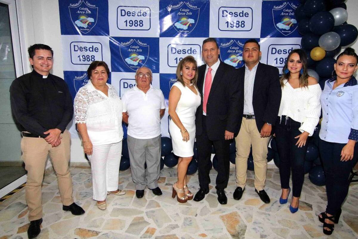 César Calderón, Cecilia Oviedo, Alfonso Reyes, Luz Eugenia Reyes, Ariel Leal, Ariel Julián Leal, Laura Silva y Érika Martínez. (Foto: Elver Rodríguez / VANGUARDIA LIBERAL)