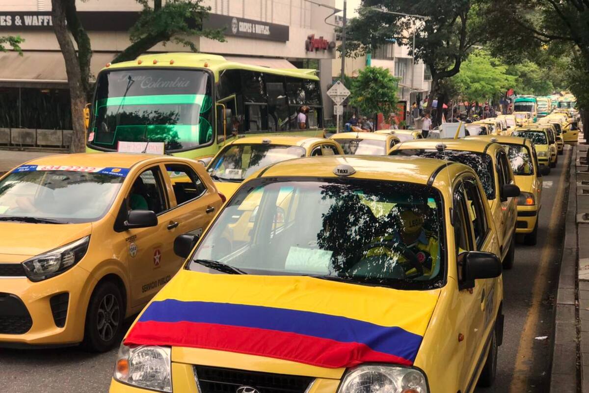 Hasta la fecha, la carrera mínima de taxi sigue en $6.200. Foto: Archivo/VANGUARDIA