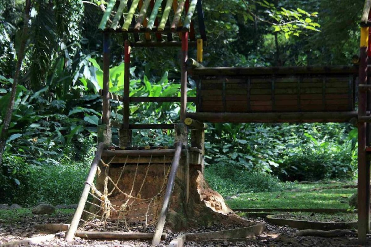 Juegos infantiles, pasamanos, senderos y andenes del parque ya no se pueden usar porque están en estado de deterioro. (Foto: Archivo /VANGUARDIA LIBERAL)