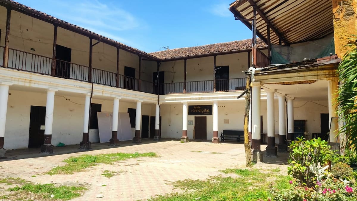 La Antigua Casona y la Casa de la Cultura Luis Roncancio permanecen selladas por la inestabilidad y el riesgo que representan las infraestructuras.