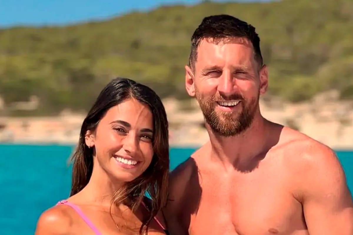 Lionel Messi y su esposa Antonela Roccuzzo se han convertido en el centro de atención y de los halagos por parte de los aficionados y de las celebridades locales. Foto tomada de Internet/VANGUARDIA