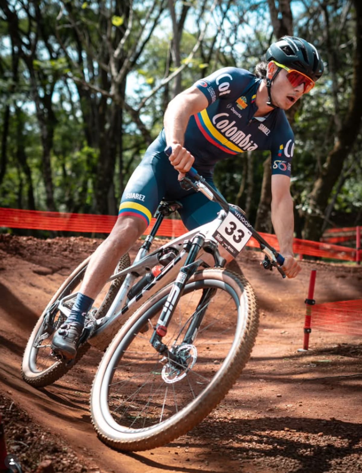 El santandereano Antonio Gómez Ortiz se consagró campeón del Short Track (XCC) Sub-23 masculino en el Campeonato Panamericano de MTB 2026, que se disputa en San Juan del Paraná, Paraguay, tras una vibrante competencia definida por photo finish. Foto: Instagram de Antonio Gómez.
