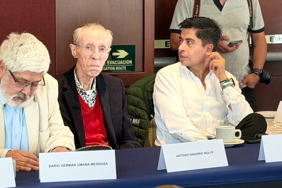 Este martes 16 de junio el candidato Iván Cepeda sumó apoyos de varios de los exmilitantes del M-19 y otros desmovilizados, entre los que se encontraba el ex senador Antonio Navarro Wolf.