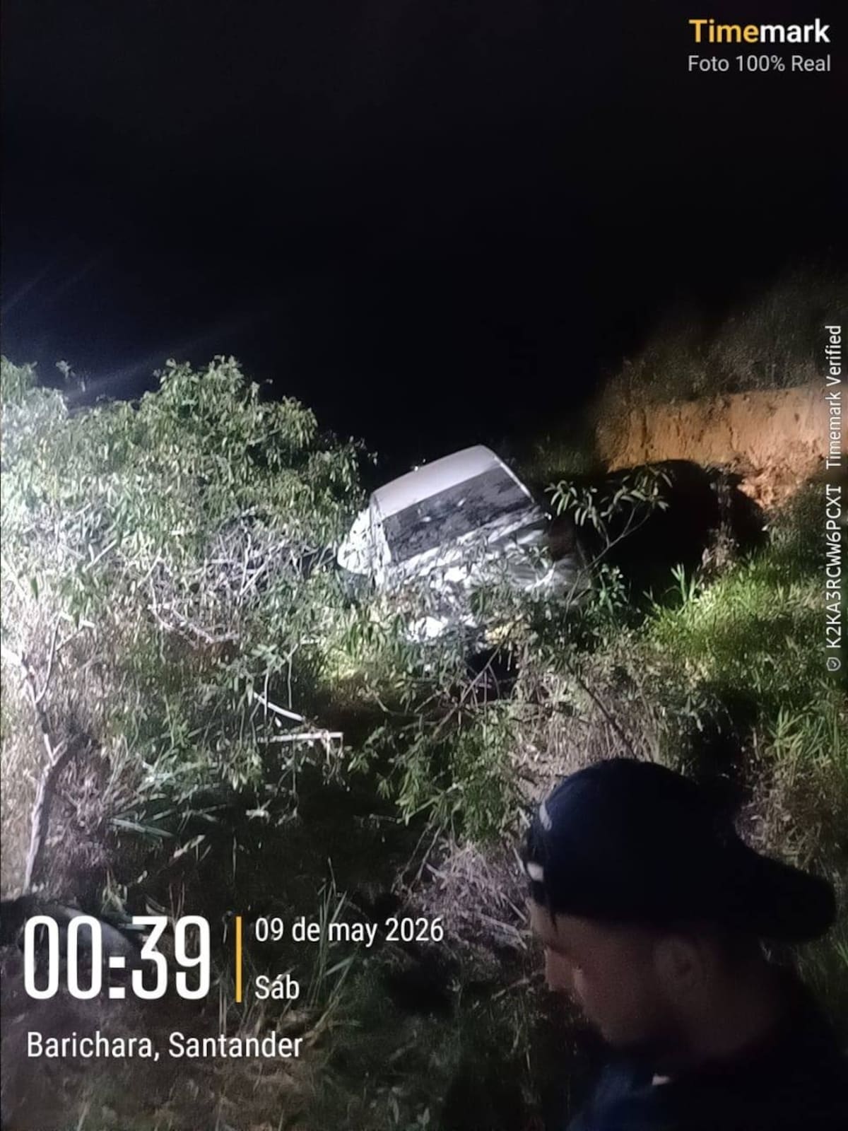 Aparatoso accidente en Santander por poco termina en tragedia: vehículo cayó a un abismo