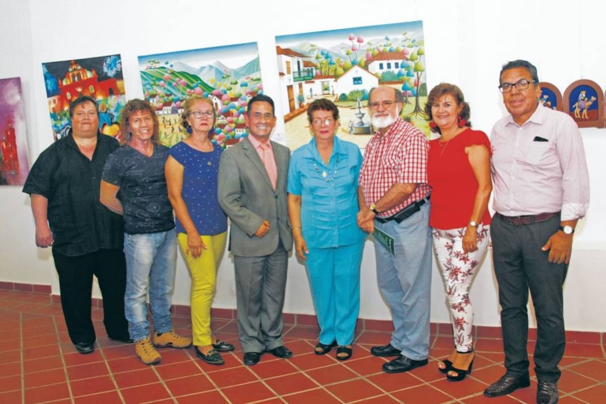 Reinaldo Gamboa, Gonzalo Rey, Magdalena Rojas, Luis Enrique Joya, Carmen Cecilia Díaz de Almeida, Mario Gómez Díaz, Nidia Ramírez Monroy y Luis Duarte. (Foto: César Flórez / VANGUARDIA LIBERAL )