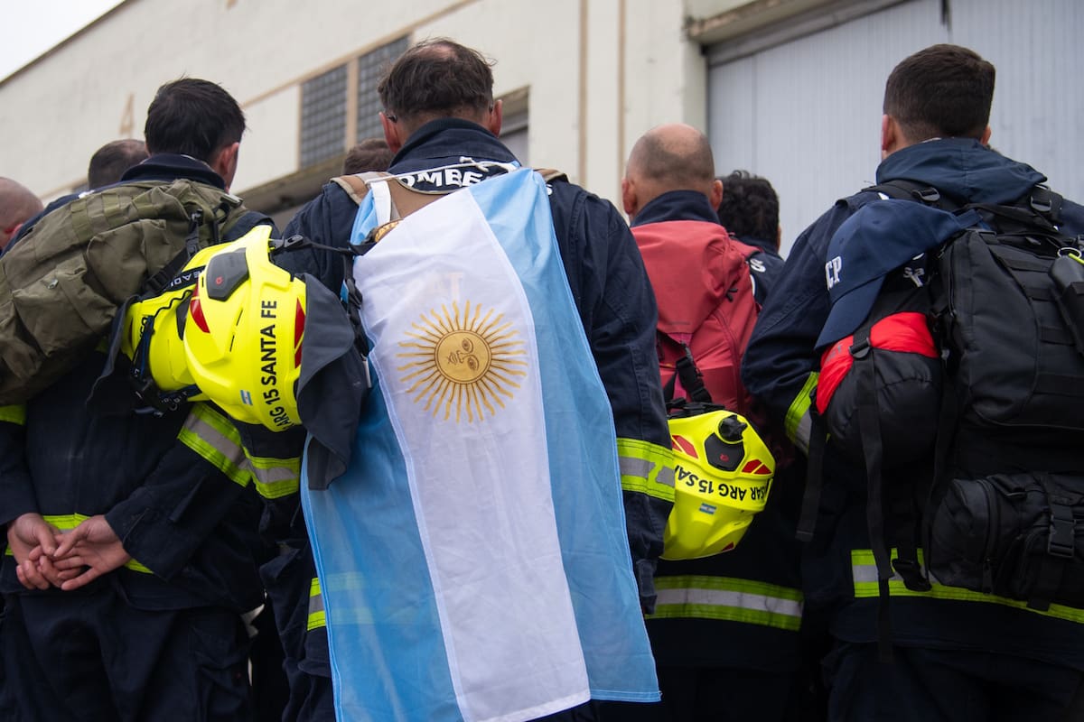 El Gobierno de Buenos Aires anunció el envío de dos aeronaves de su Fuerza Aérea con 32 efectivos y equipamiento especializado para apoyar las labores de asistencia en el Chocó. Foto: @FAArgentinas