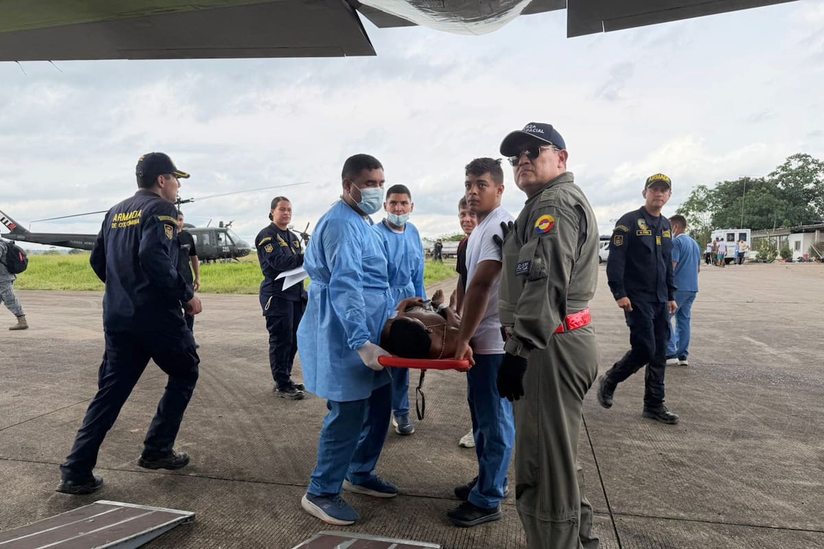 En atención a esta lamentable situación, de la Fuerza Aérea de Colombia, se dispuso de las siguientes aeronaves: King Air medicalizado, C-130 con capacidad para 50 camillas, C-295 con 24 camillas, un helicóptero UH-60 medicalizado y una comisión de médicos para la atención de los heridos. La División de Aviación Asalto Aéreo del Ejército Nacional dispuso tres aeronaves adicionales para apoyar las labores de evacuación. Hombres de la Armada Nacional de Colombia también apoyan las labores de rescate en la zona.