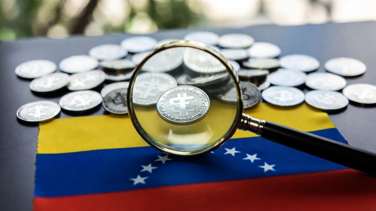 Operador anónimo gana 400 mil dólares apostando por la caída de Nicolás Maduro.