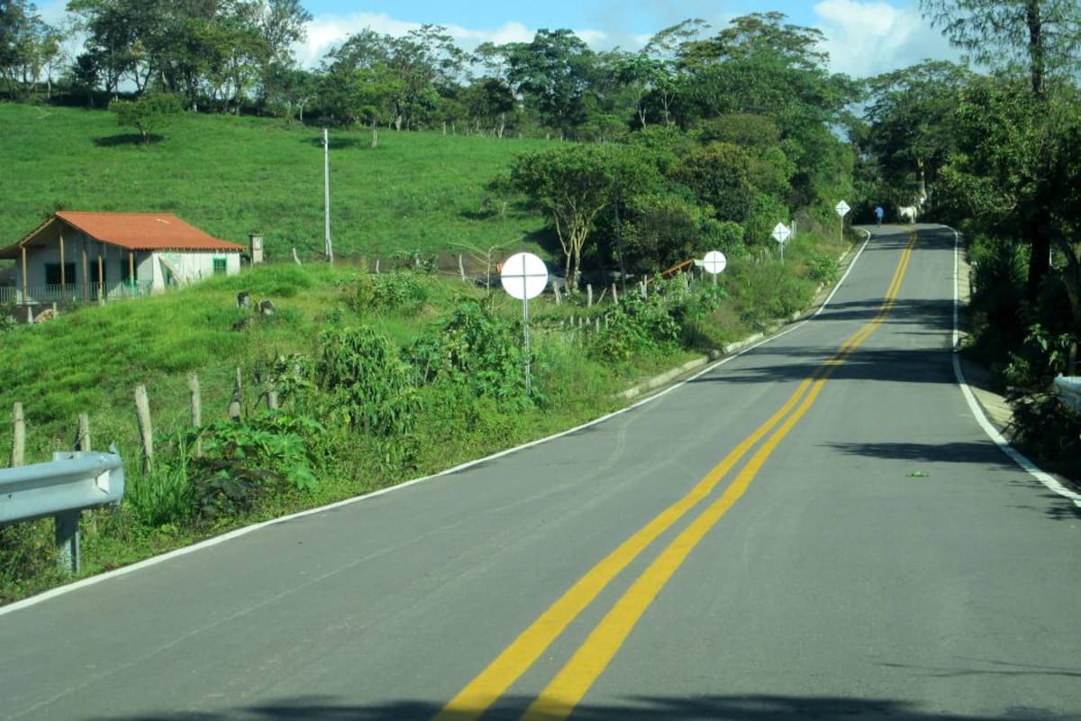 Así está quedando la pavimentación de la vía Guavatá - Puente Nacional, que permitirá mejorar el desarrollo de estos municipios de la provincia de Vélez.