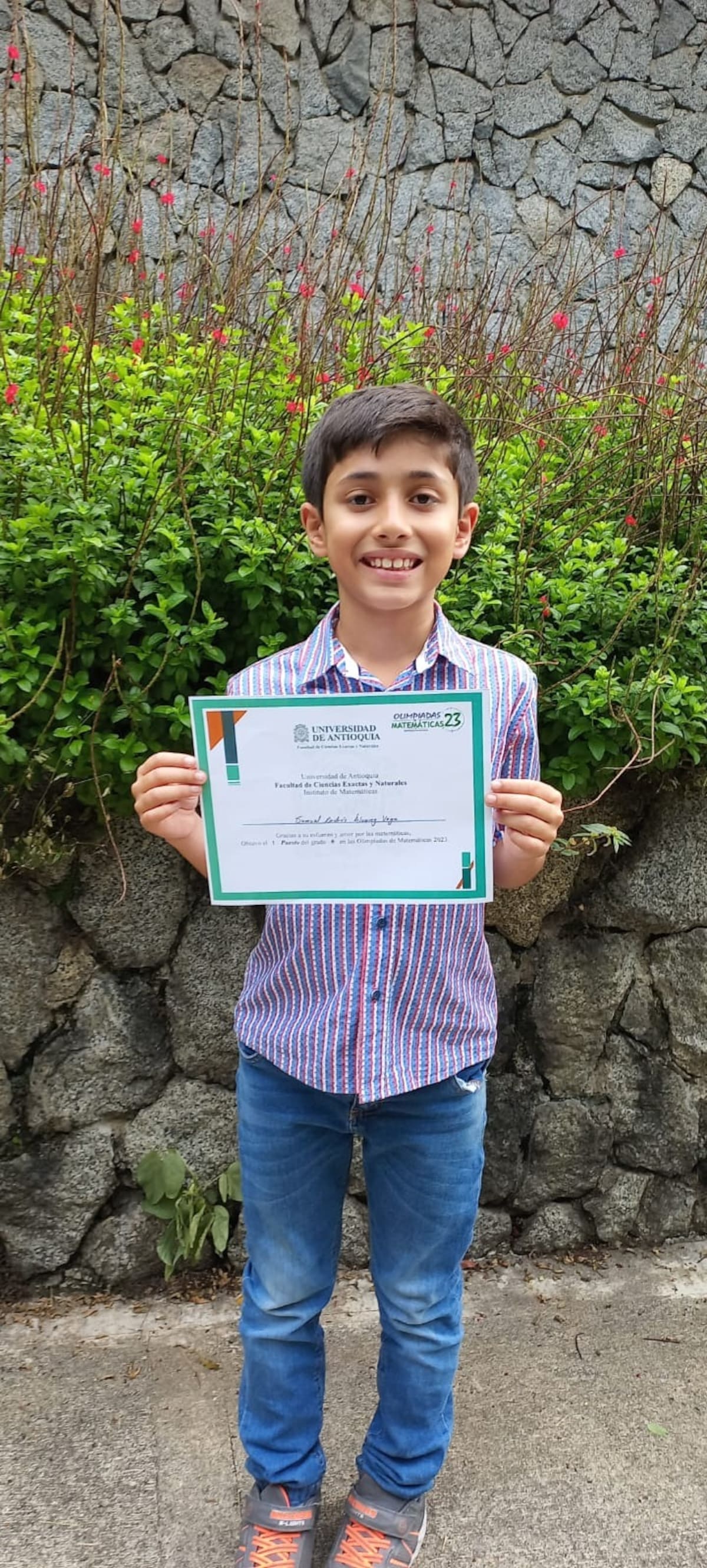 Foto archivo del niño Samuel Andrés Álvarez Vega cuando fue campeón en 2023, en las Olimpiadas de Matemáticas de la Universidad de Antioquia. En ese entonces cursaba el grado cuarto.