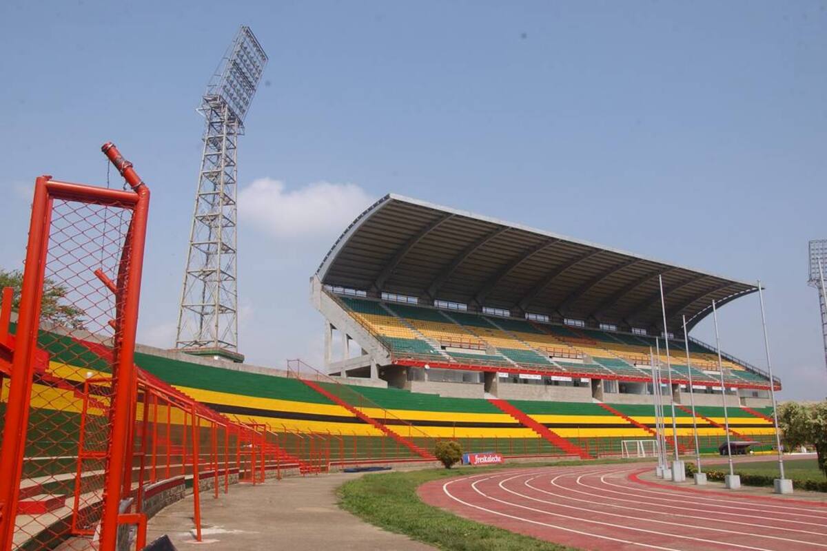 La Unión Temporal Reforzamiento, la firma encargada del reforzamiento estructural del estadio Alfonso López, fue citada para mañana a una audiencia publica, que se cumplirá a las 8:00 a.m. en la Secretaría de Infraestructura Departamental, donde deberá explicar el porqué del retraso. (Foto: Archivo / VANGUARDIA LIBERAL)