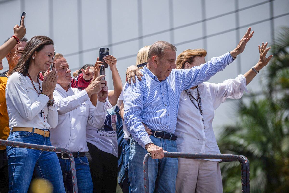 La líder opositora venezolana María Corina Machado (i) y el candidato a la presidencia de Venezuela Edmundo González Urrutia (d). EFE.