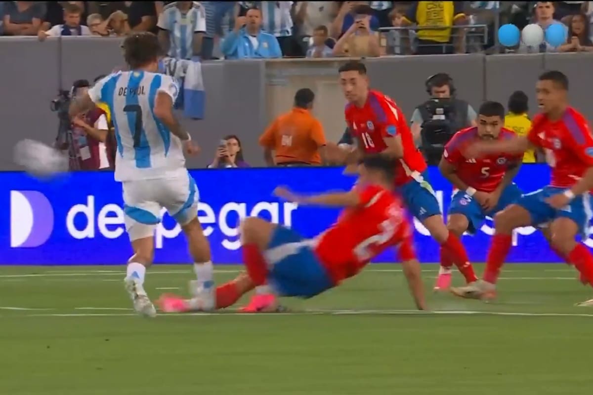 El partido entre Argentina y Chile estuvo marcado por la polémica. Foto: Captura de pantalla.